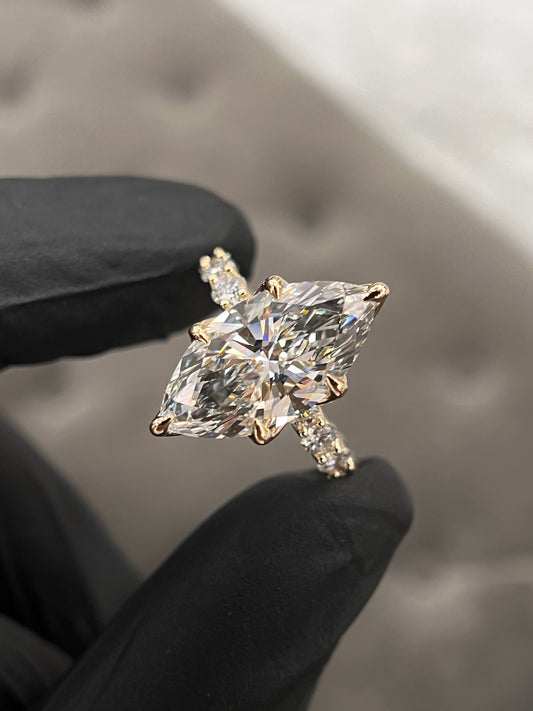 Marquise & infinite round band