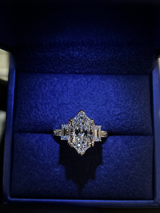 Dutch-Marquise, Emerald engraved ring