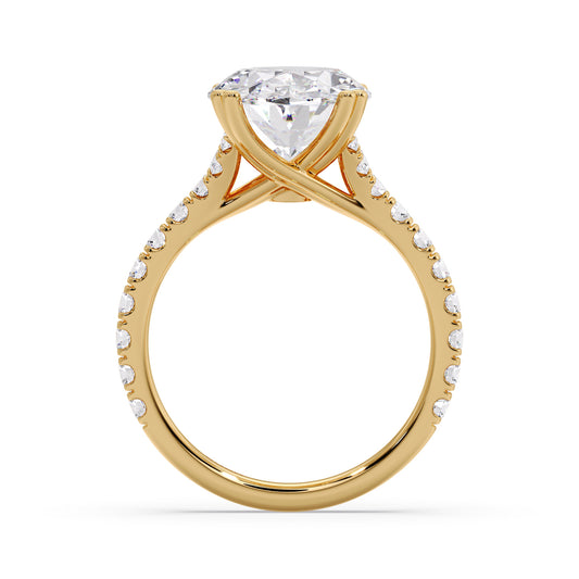 Oval diamond center in the luna sol setting